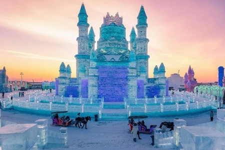 Dünyanın ən böyük qar və buz festivalı